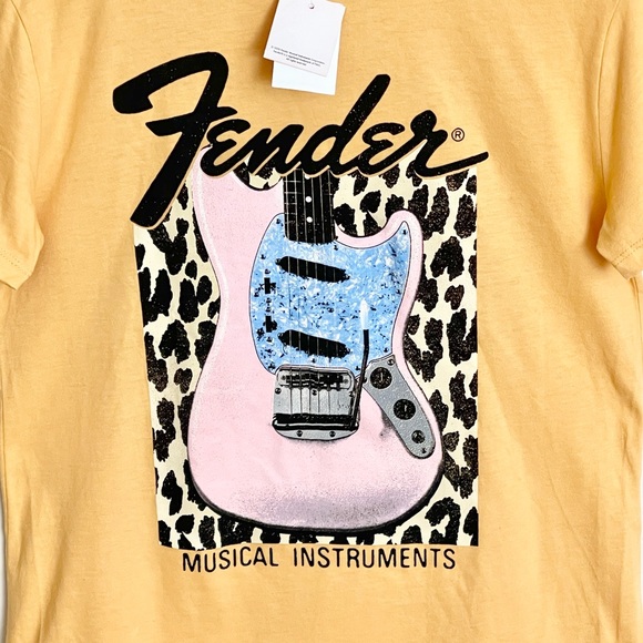 NEW Fender Guitar Retro Cheetah Graphic Yellow T Shirt Women’s size Large - Picture 4 of 7